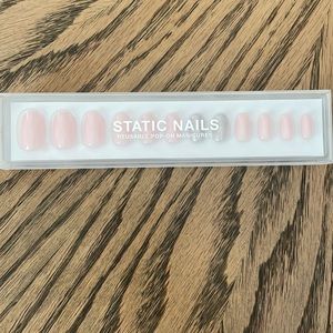 Static Nails